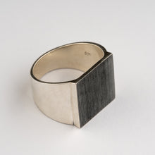 Load image into Gallery viewer, THE MORRISON | Flat Top Scratch Oxidised Ring In 925 Silver
