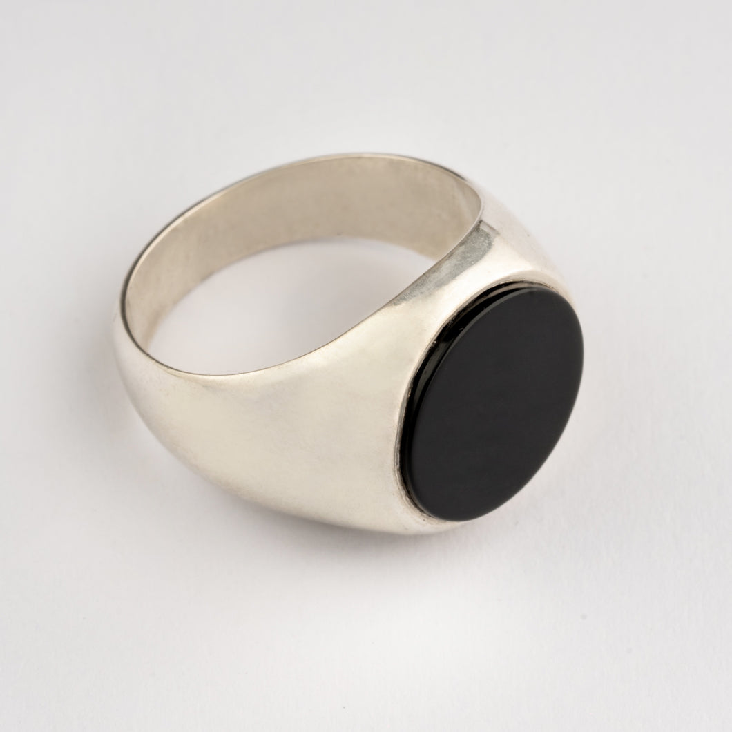 THE MARLEY | Flat Onyx Stone Signet Ring In 925 Silver