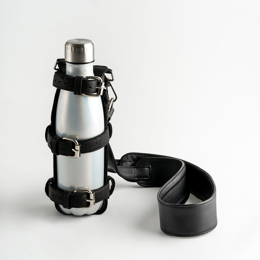 THE CAI | Soft Leather Water Bottle Holder In Black